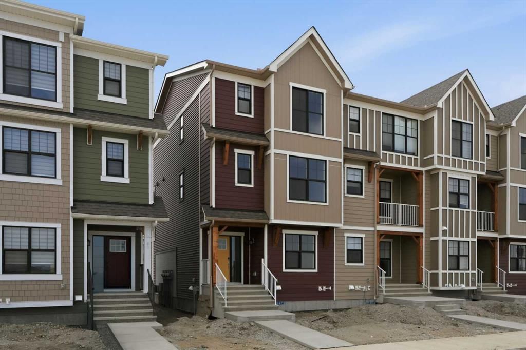 81 Wild Rose Way SE, Calgary — main listing photo