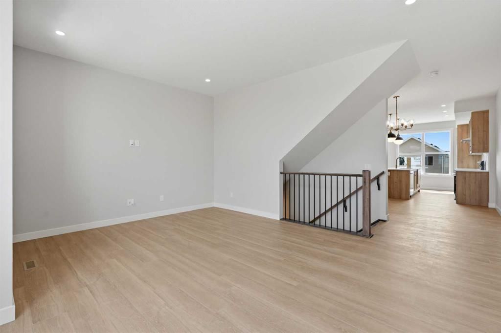 81 Wild Rose Way SE, Calgary — photo 4 of 26