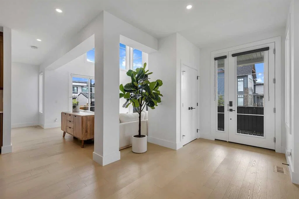 24 Alpine Common SW, Calgary — photo 4 of 50