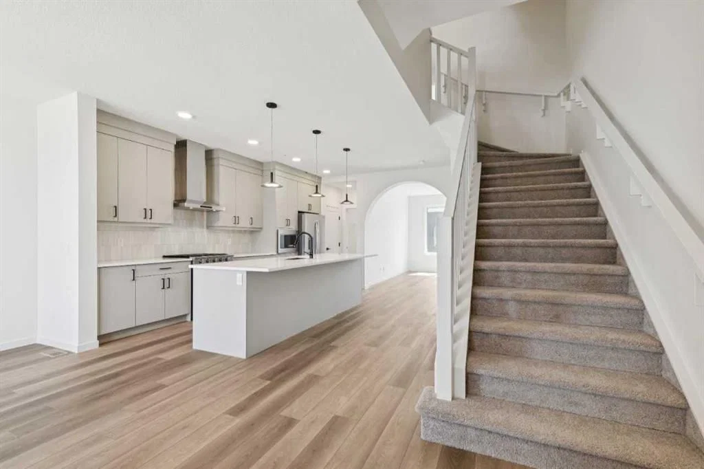 32 Bluerock Terrace SW, Calgary — photo 4 of 35