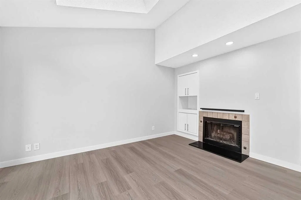 2208 ALEXANDER Street SE, Calgary — photo 5 of 45