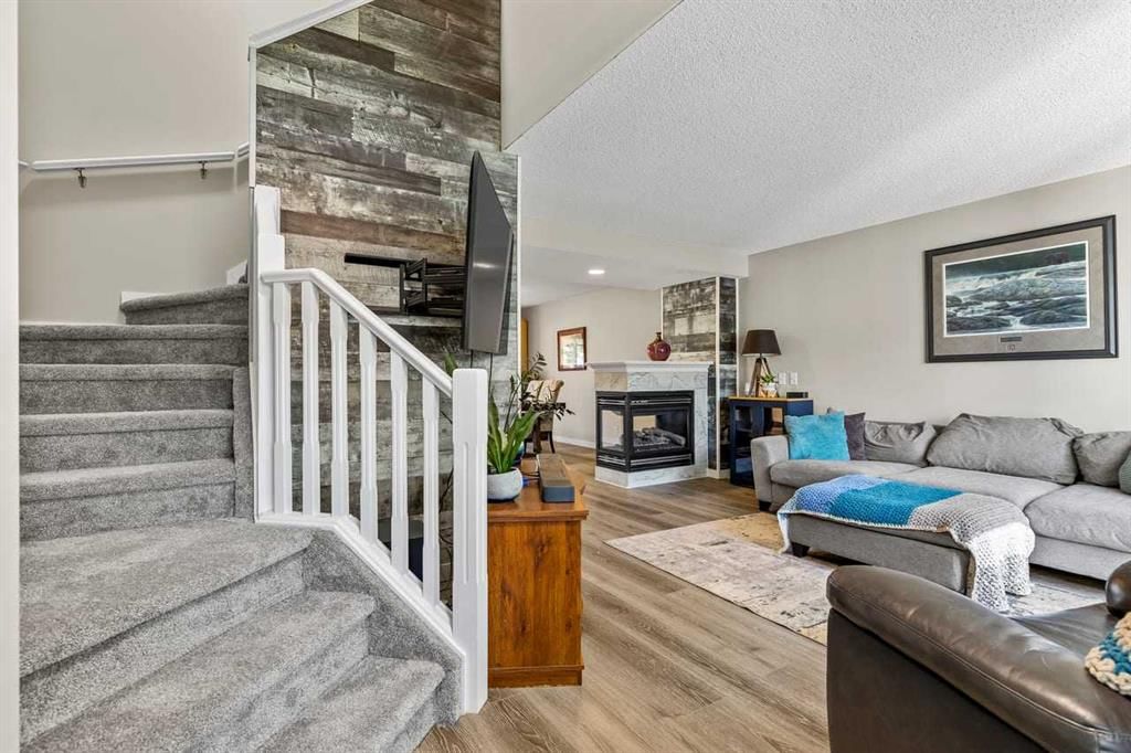 65 Prestwick Heights SE, Calgary — photo 2 of 21