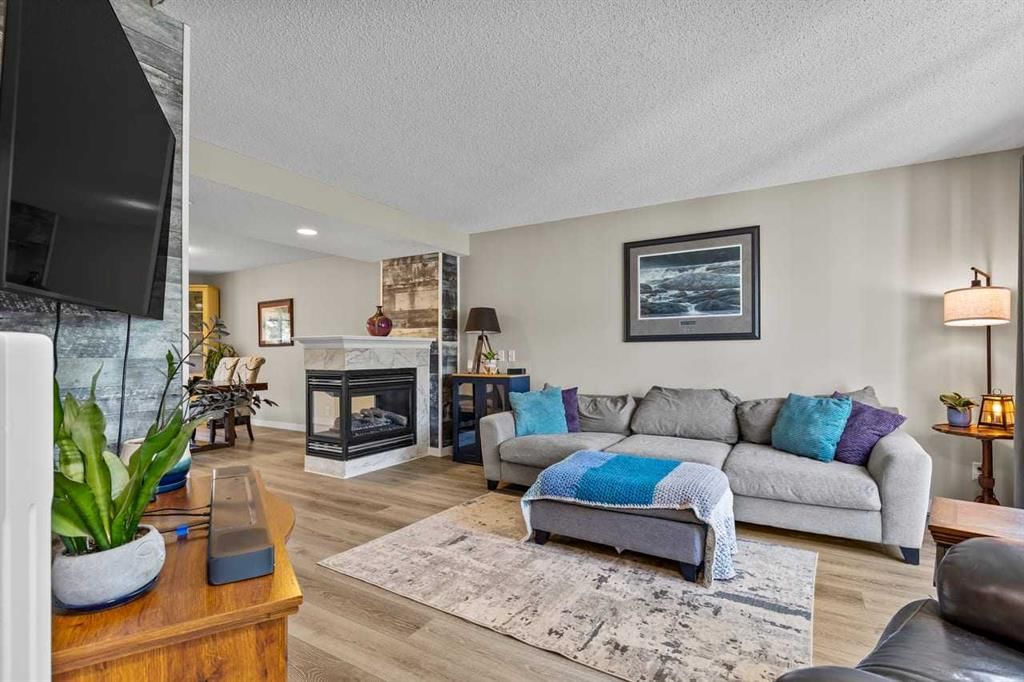 65 Prestwick Heights SE, Calgary — photo 3 of 21