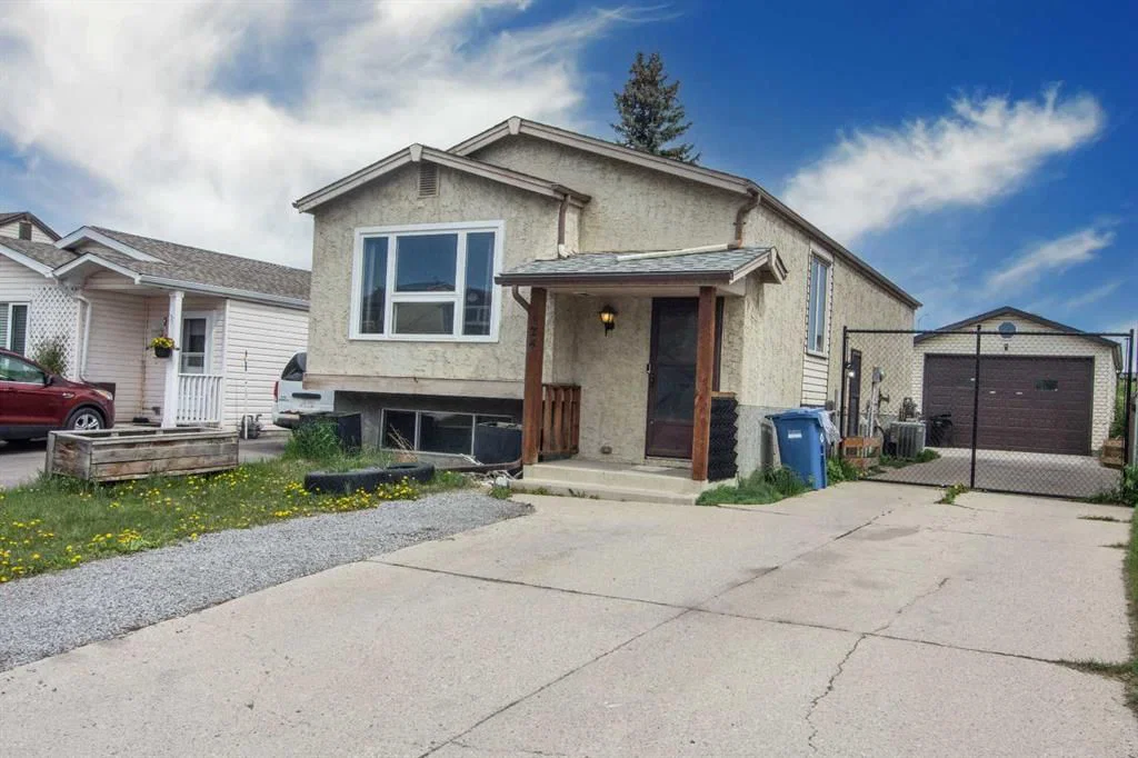 124 Abingdon Way NE, Calgary — photo 2 of 37
