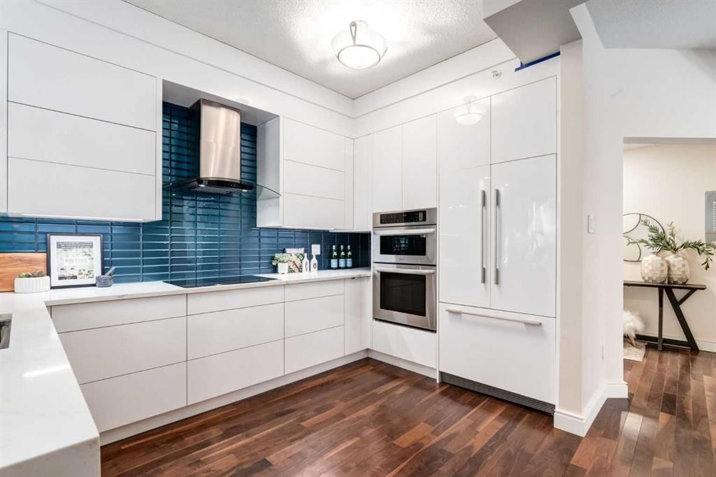8101, 400 Eau Claire Avenue SW, Calgary — photo 5 of 40