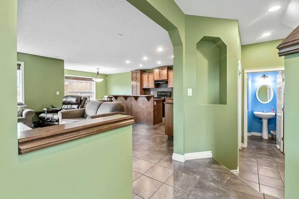 158 New Brighton Lane SE, Calgary — photo 3 of 43