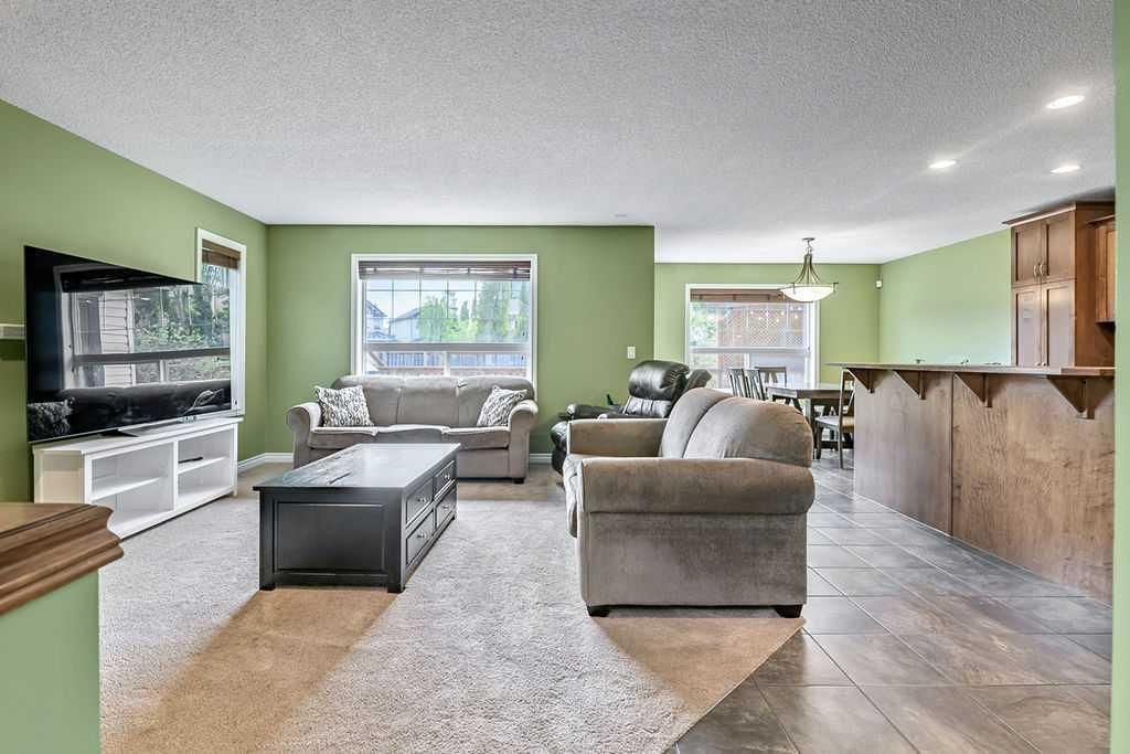158 New Brighton Lane SE, Calgary — photo 4 of 43