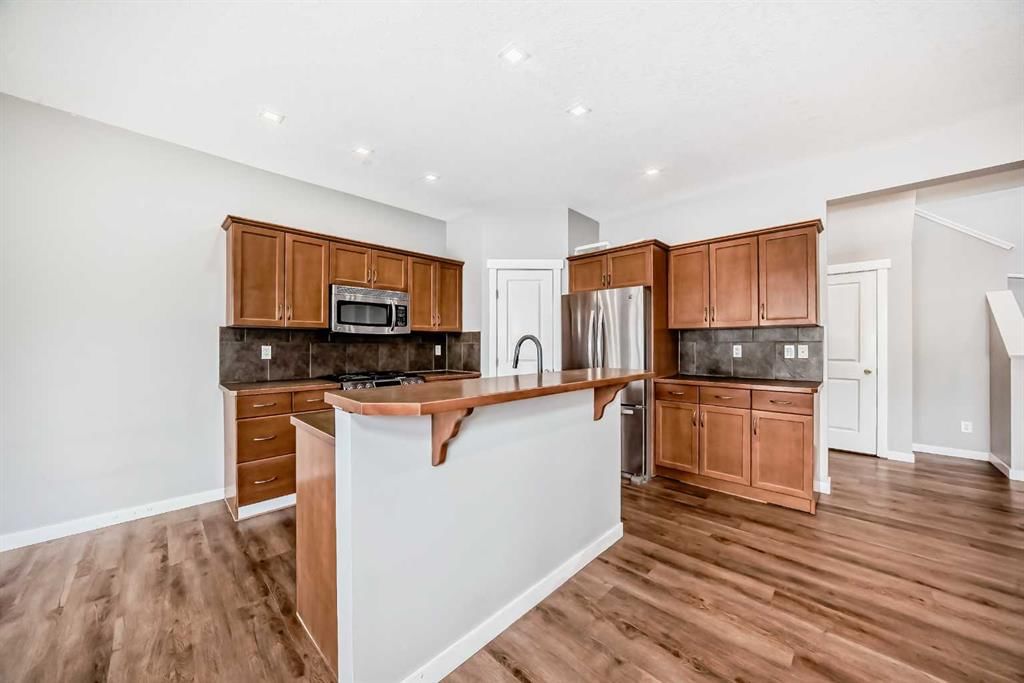 32 Copperleaf Way SE, Calgary — photo 3 of 37
