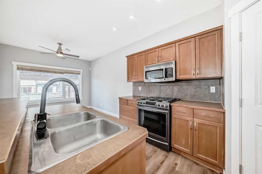 32 Copperleaf Way SE, Calgary — photo 5 of 37