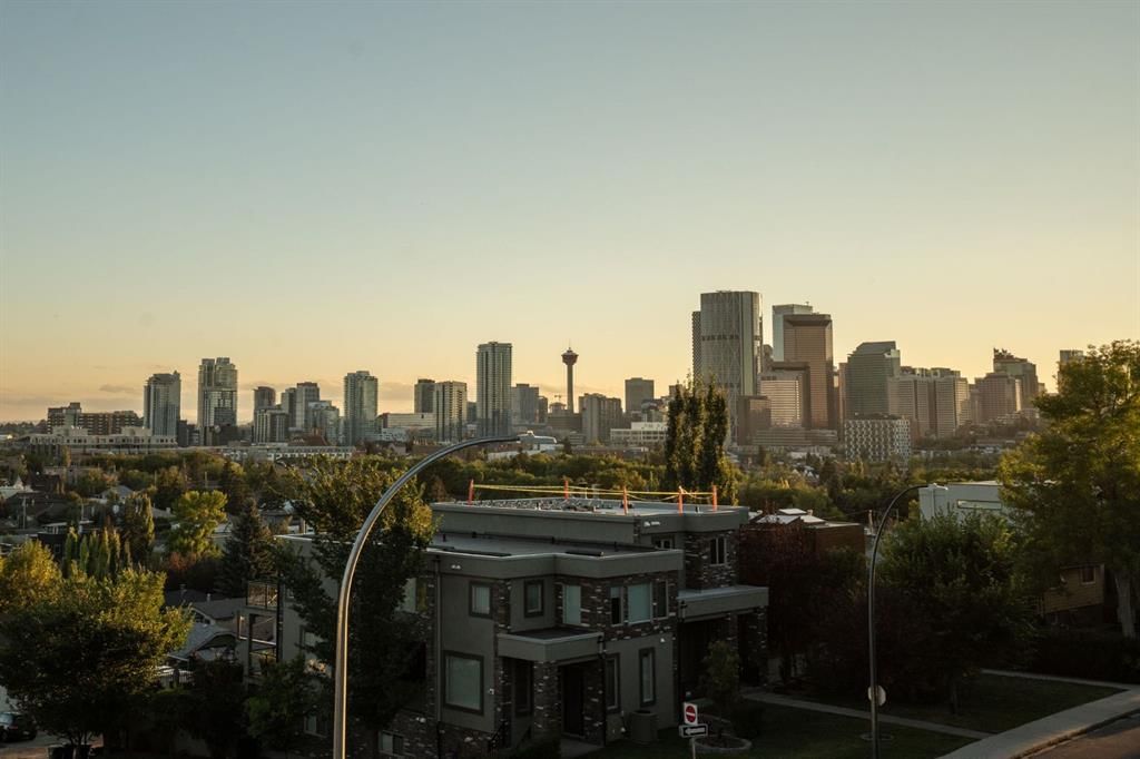 618 10 Street NE, Calgary — main listing photo
