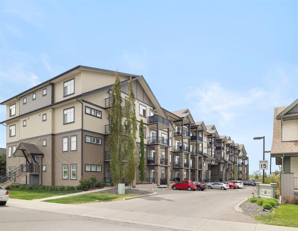 107, 117 Copperpond Common SE, Calgary — photo 4 of 37