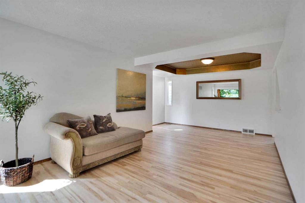 62 Macewan Park View NW, Calgary — photo 3 of 50