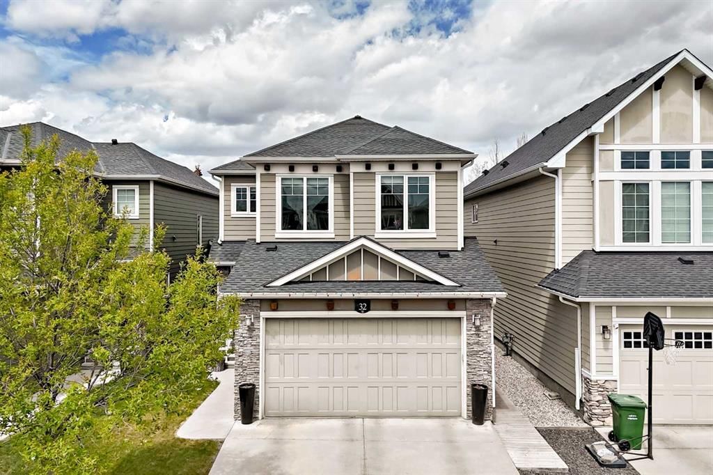 32 Westmore Place SW, Calgary — main listing photo
