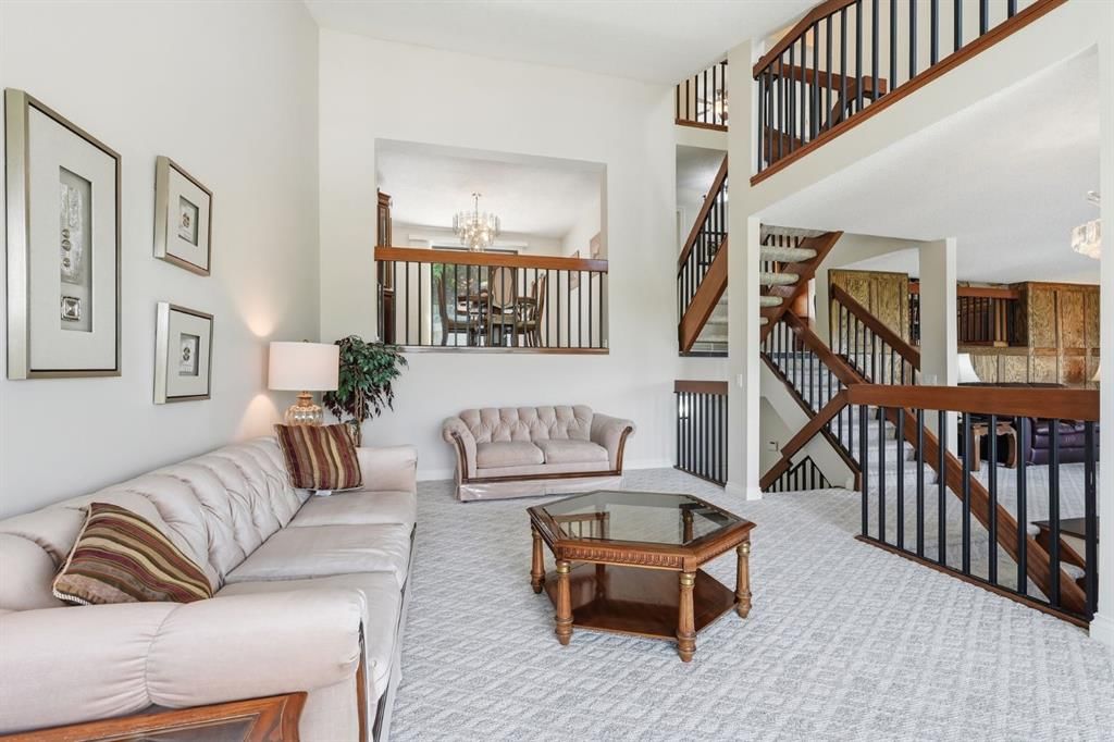 5807 Coach Hill Road SW, Calgary — photo 2 of 50