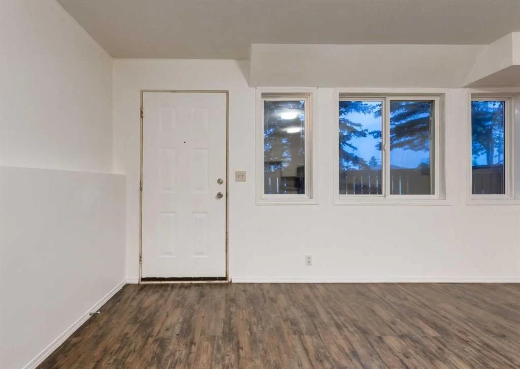 1135 37 Street SE, Calgary — photo 5 of 50