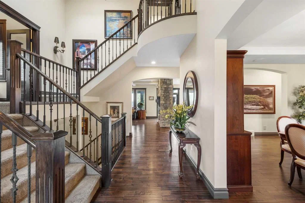 11 Timberline Gate SW, Calgary — photo 3 of 50