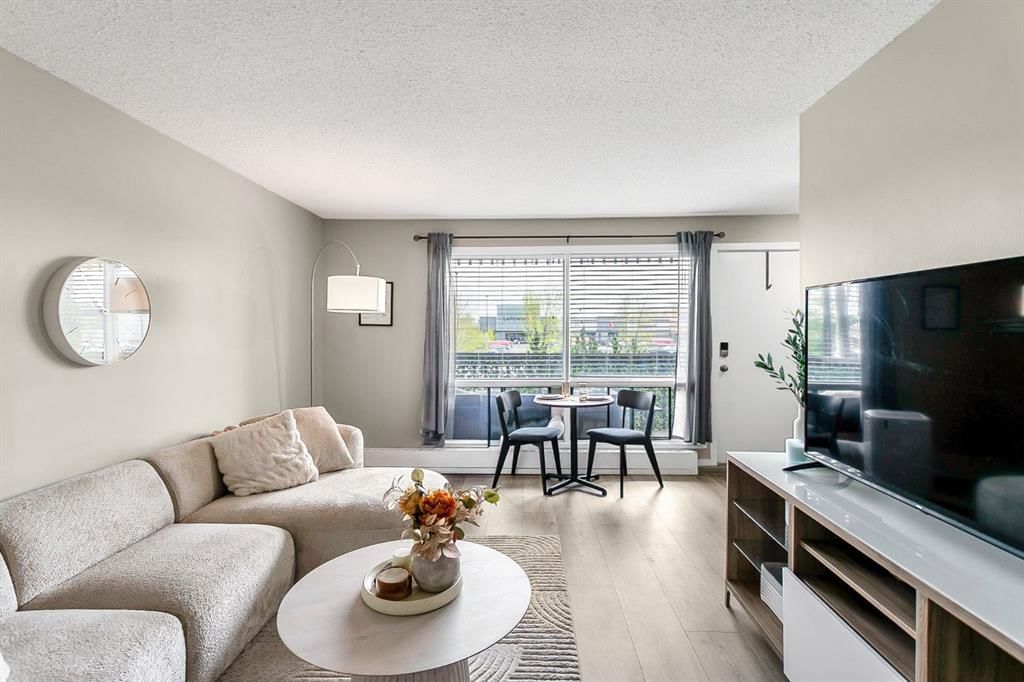 20, 3519 49 Street NW, Calgary — main listing photo