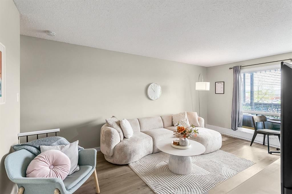 20, 3519 49 Street NW, Calgary — photo 3 of 50