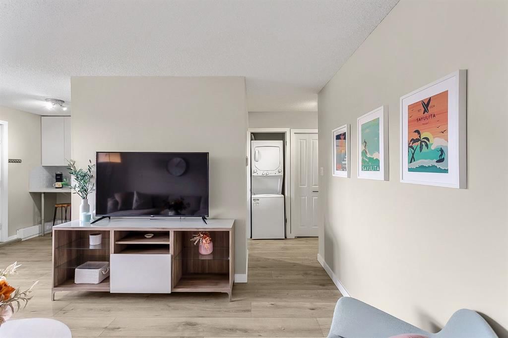 20, 3519 49 Street NW, Calgary — photo 4 of 50