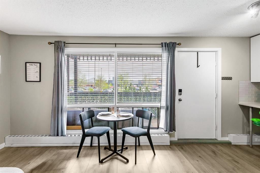 20, 3519 49 Street NW, Calgary — photo 5 of 50