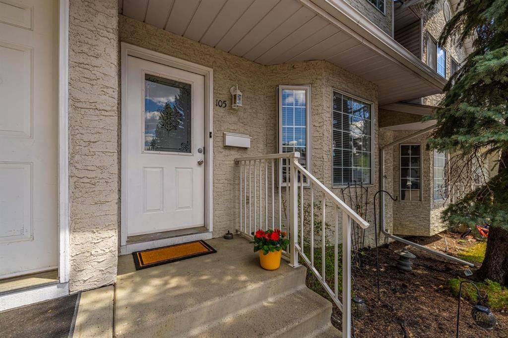 105 Bedford Manor NE, Calgary — photo 2 of 25