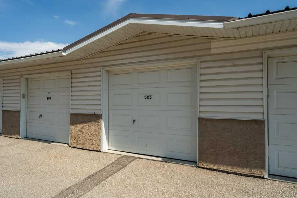 303, 300 Edwards Way NW, Airdrie — photo 3 of 24