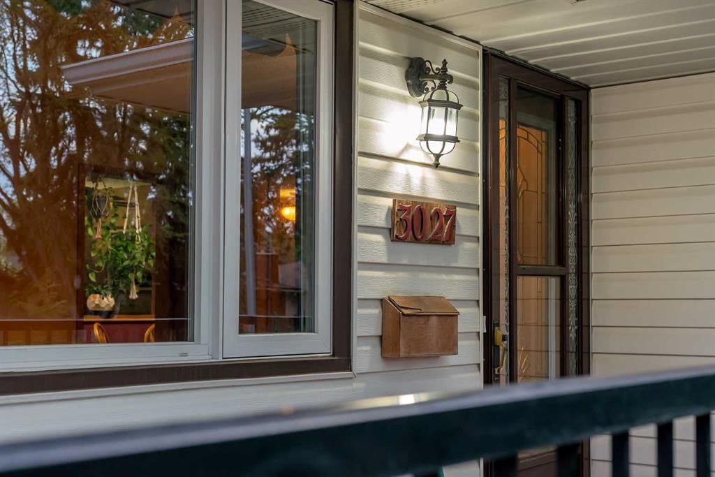 3027 Brentwood Boulevard NW, Calgary — photo 4 of 49