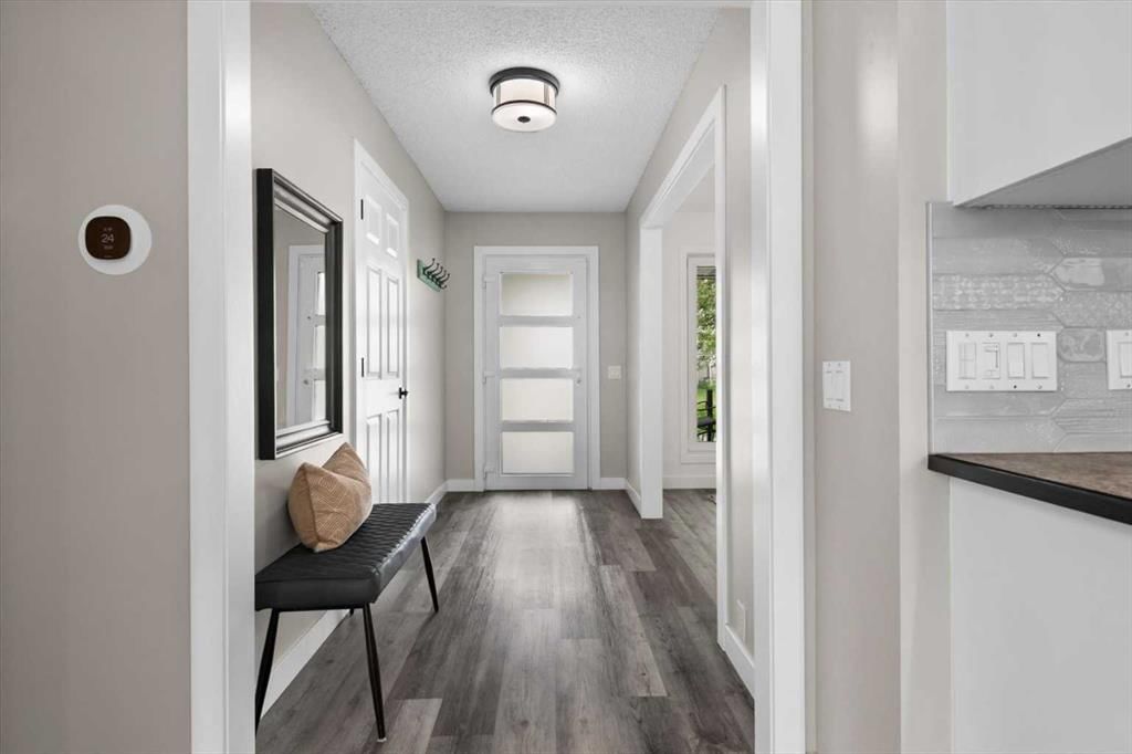 12 Chaparral Crescent SE, Calgary — photo 4 of 50
