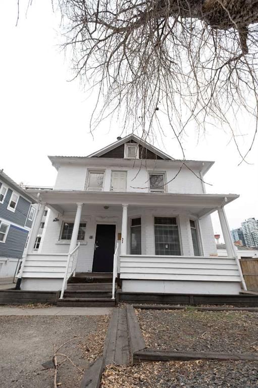322 18 Avenue SW, Calgary — photo 2 of 2