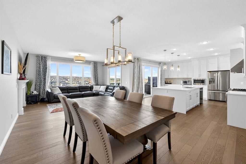 396 Evansborough Way NW, Calgary — photo 4 of 43