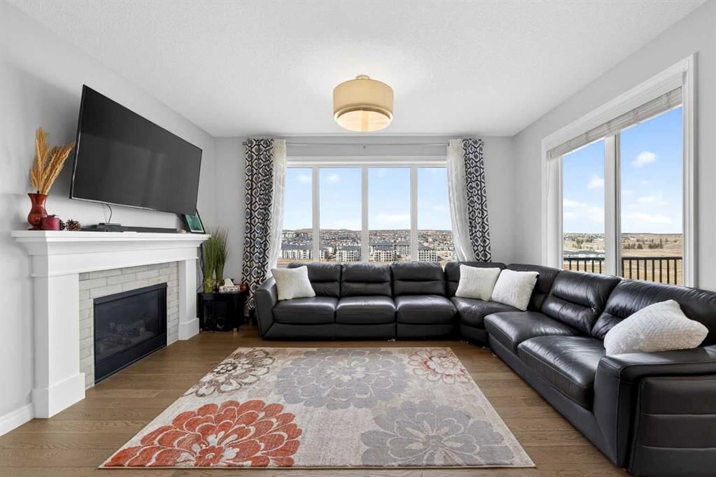 396 Evansborough Way NW, Calgary — photo 5 of 43