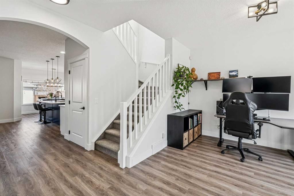 54 Elgin Meadows Green SE, Calgary — photo 5 of 48