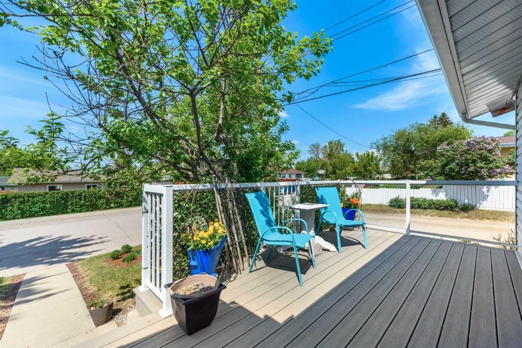208 Van Horne Crescent NE, Calgary — photo 3 of 36