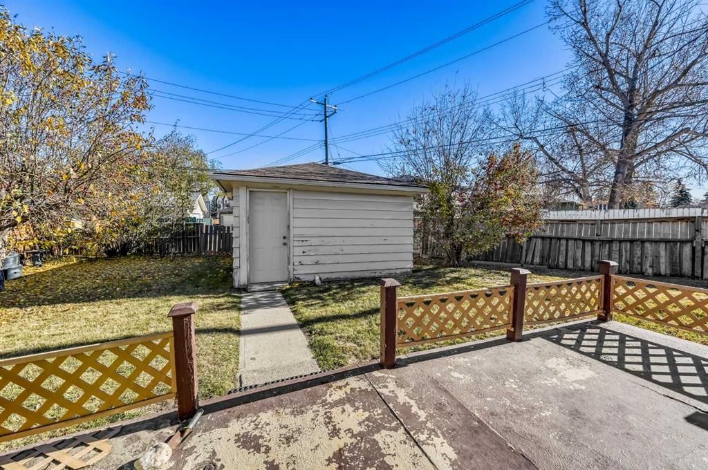 3452 37 Street SW, Calgary — photo 2 of 25