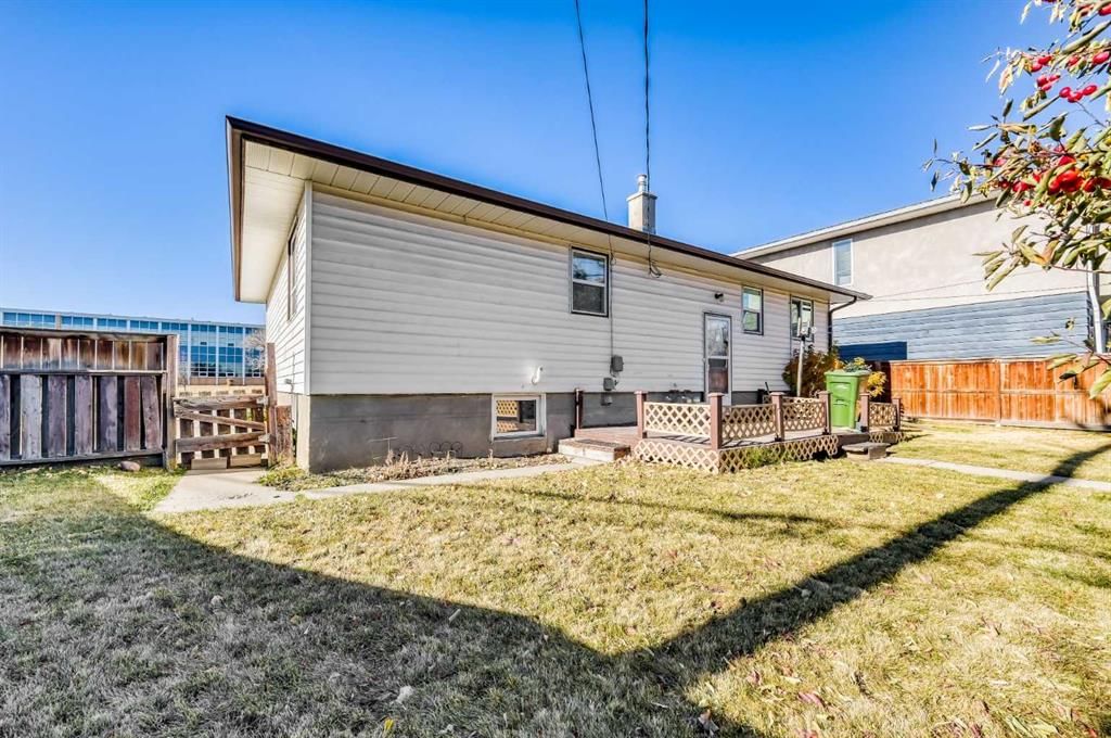 3452 37 Street SW, Calgary — photo 5 of 25