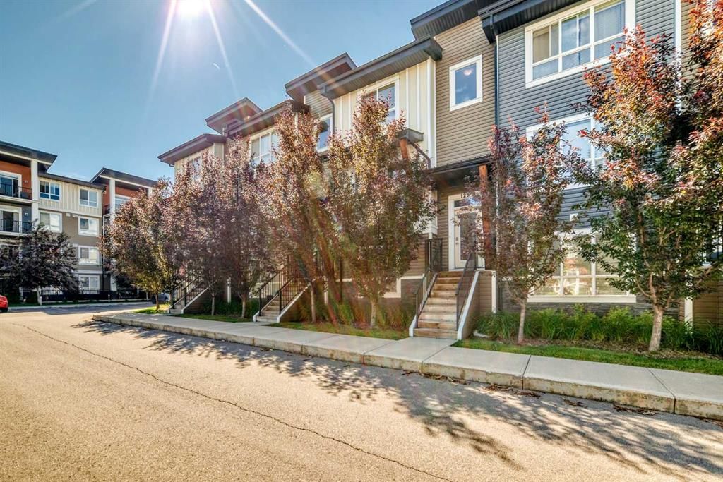 125 Walgrove Cove SE, Calgary — main listing photo