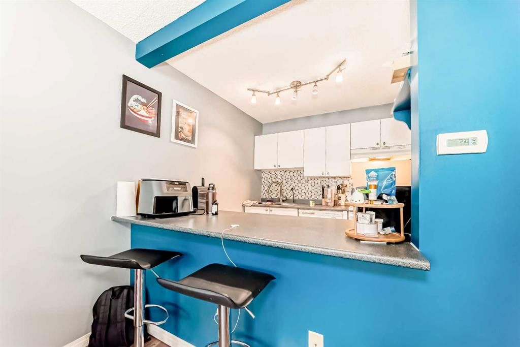 204, 317 14 Avenue SW, Calgary — photo 5 of 24
