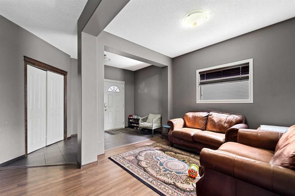 34 Brightoncrest Common SE, Calgary — photo 5 of 33