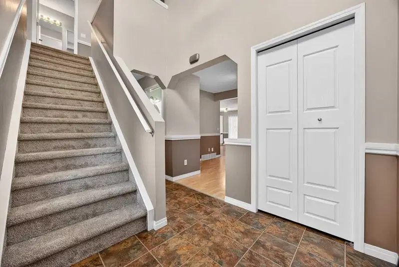 378 Panamount Drive NW, Calgary — photo 3 of 50