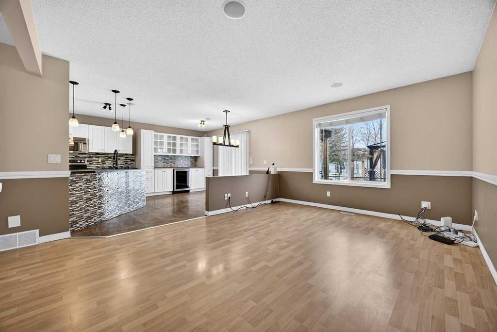 378 Panamount Drive NW, Calgary — photo 5 of 50