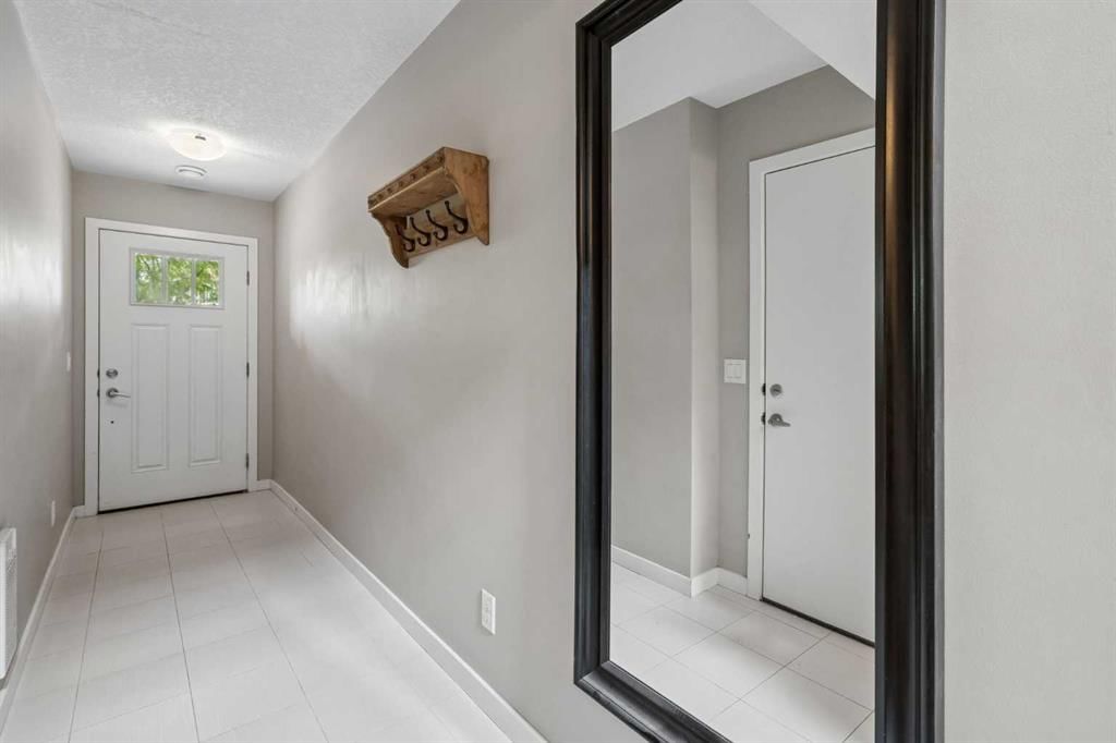 120 Copperstone Villas SE, Calgary — photo 3 of 27