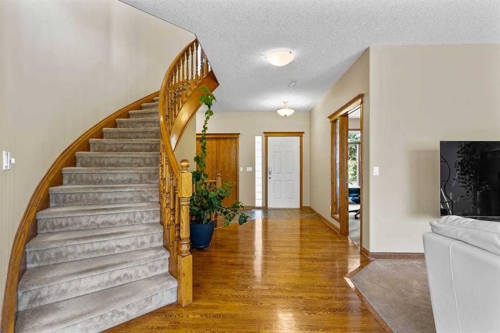 322 Hampstead Way NW, Calgary — photo 2 of 50