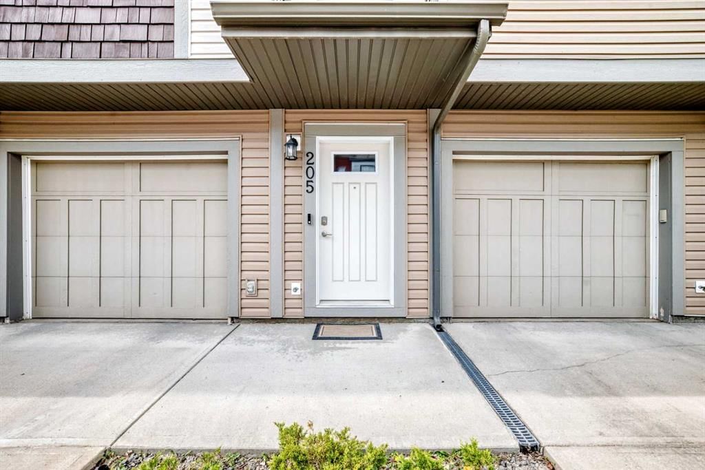 205 Copperpond Row SE, Calgary — photo 2 of 48