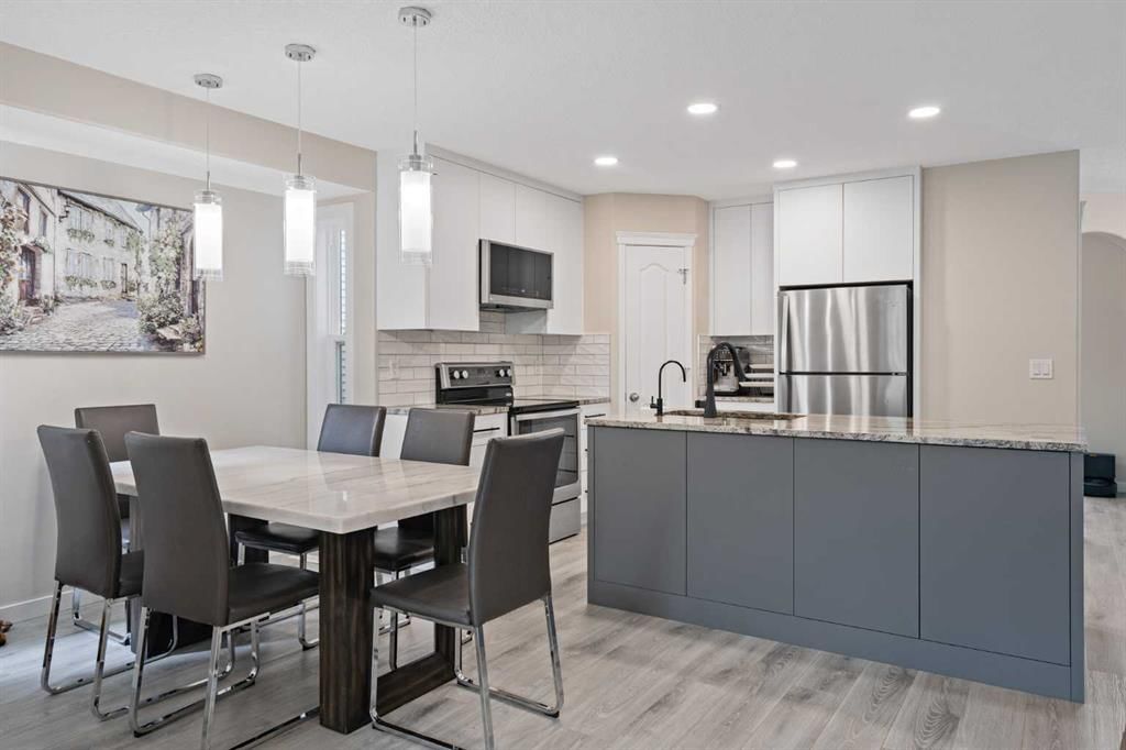 148 Cramond Crescent SE, Calgary — photo 3 of 42