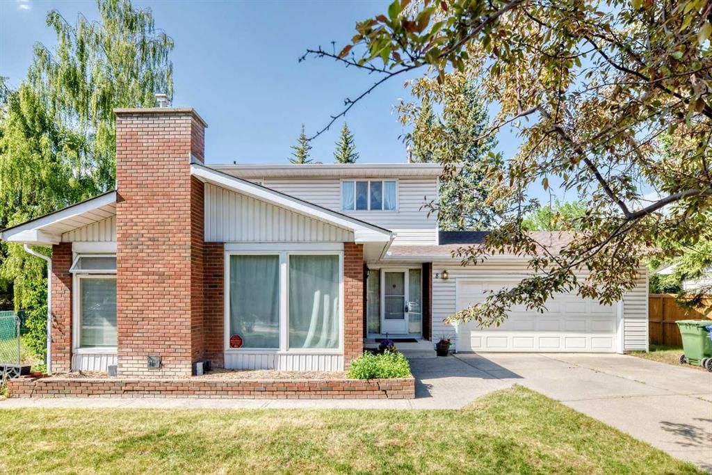 8 Varsdale Place NW, Calgary — main listing photo