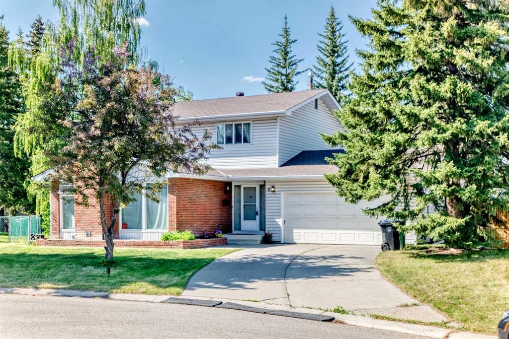 8 Varsdale Place NW, Calgary — photo 3 of 43