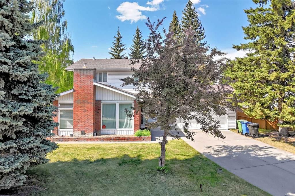 8 Varsdale Place NW, Calgary — photo 4 of 43