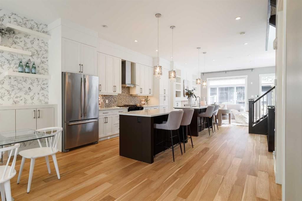 423 23 Avenue NW, Calgary — main listing photo