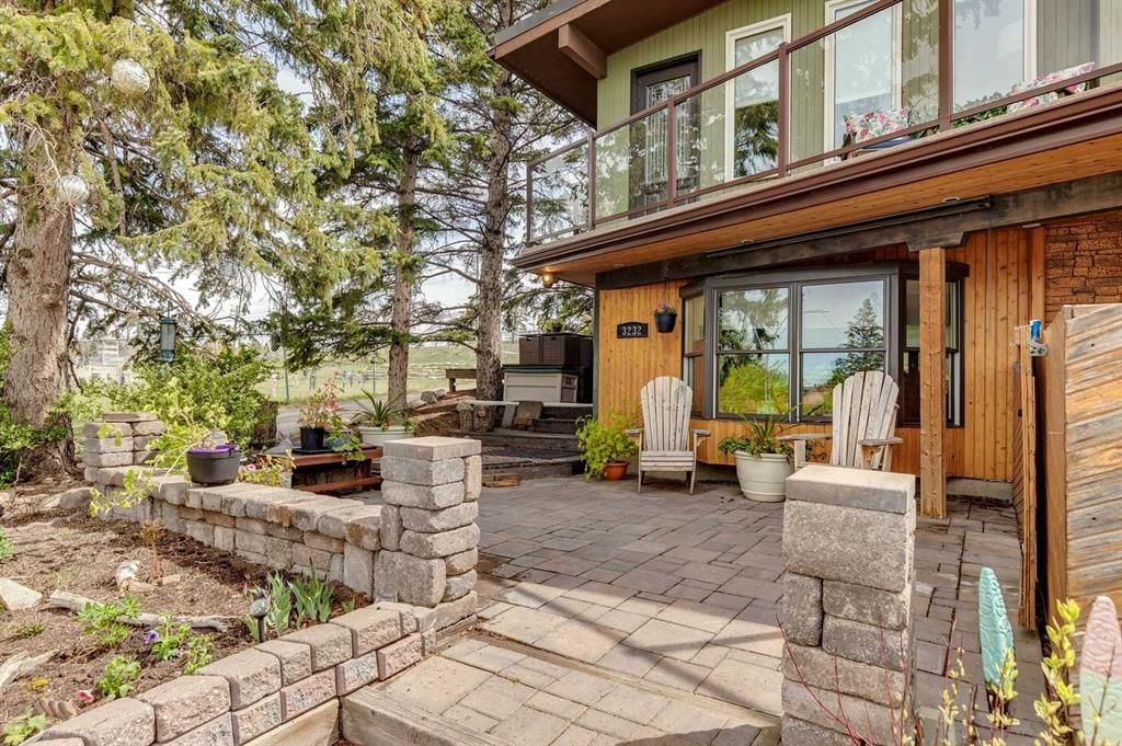 3232 15 Street NW, Calgary — photo 4 of 38