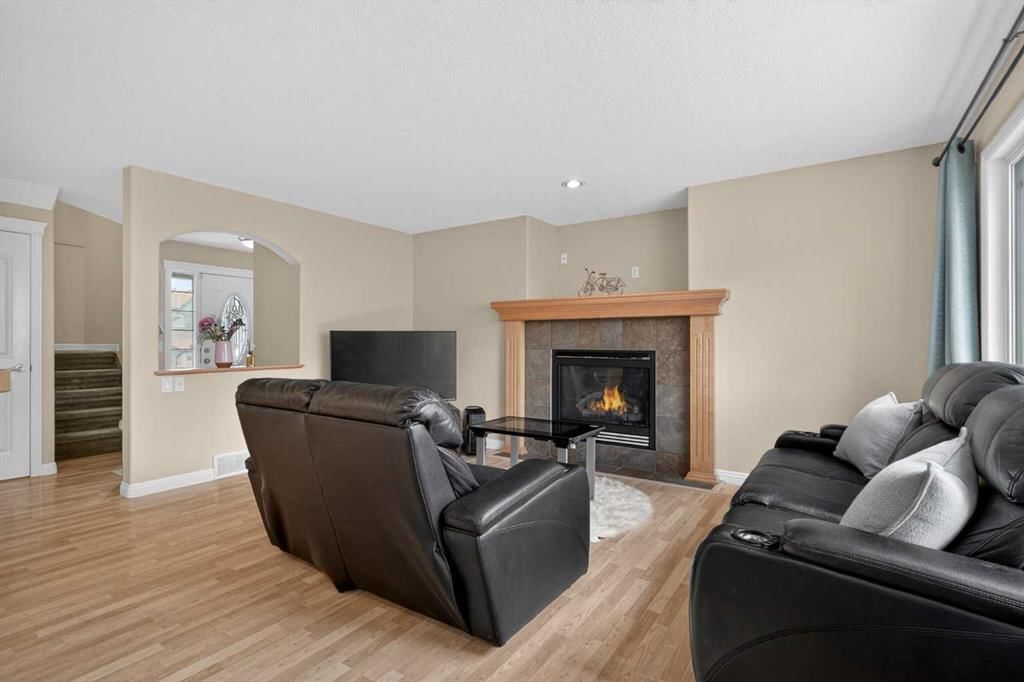 284 Royal Oak Circle NW, Calgary — photo 4 of 50
